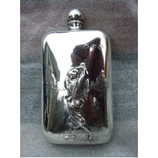 Lommelærke Pewter Engelsk 6 oz. præget golfspiller