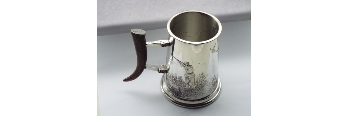 Pewter Tankard Jagtscene Kronhjort med horn håndtag.